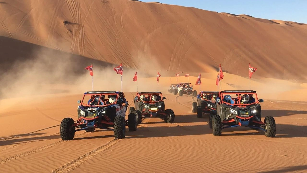 Dune buggy Dubai red dunes